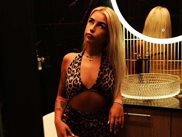 KRISTYBLOND free sexy photo