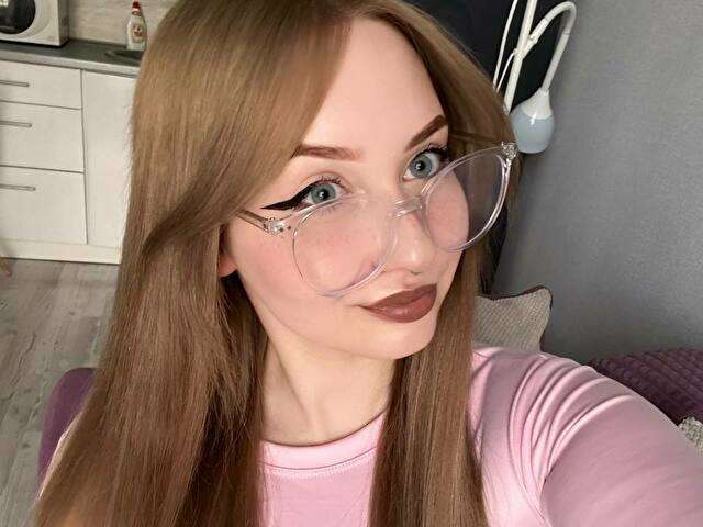 LUXURYCUTIE free sexy photo