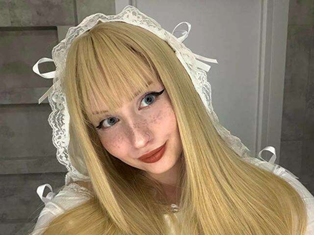LUXURYCUTIE free sexy photo