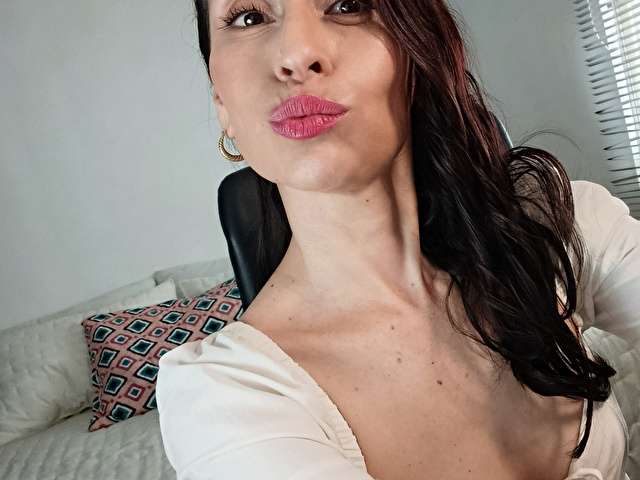 ALICEROSSIXX free sexy photo