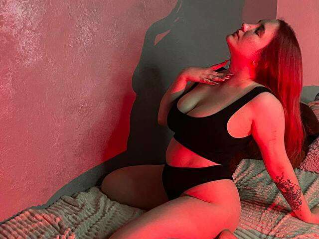 KRISSITACHI free sexy photo