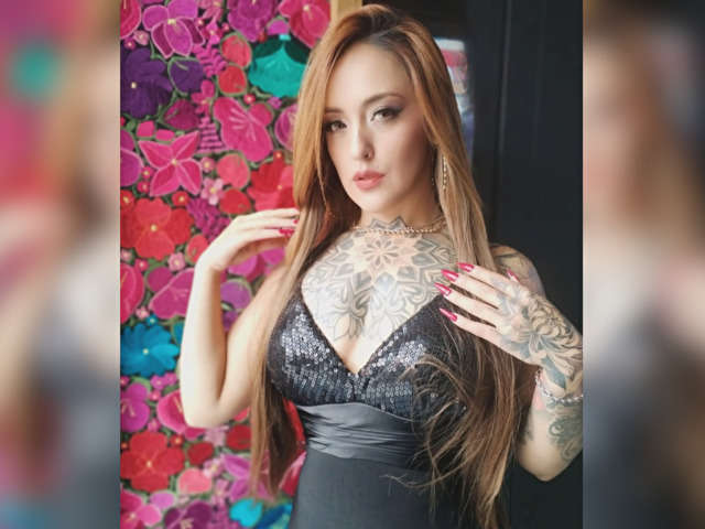 MEGANINKED free sexy photo
