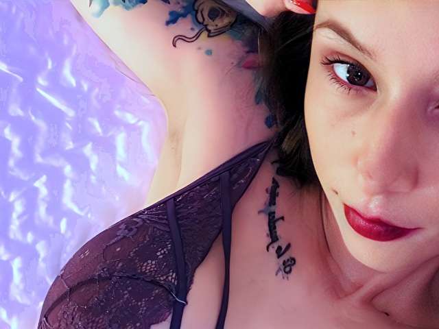 HILARYDUFF free sexy photo