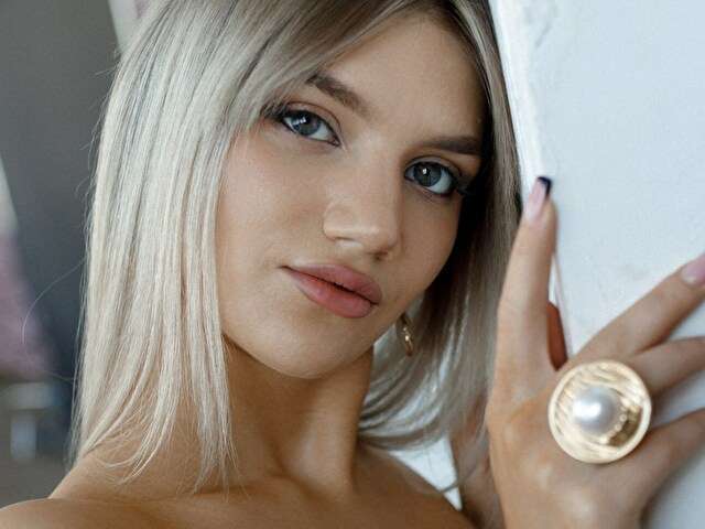SELENAEMOORE free sexy photo