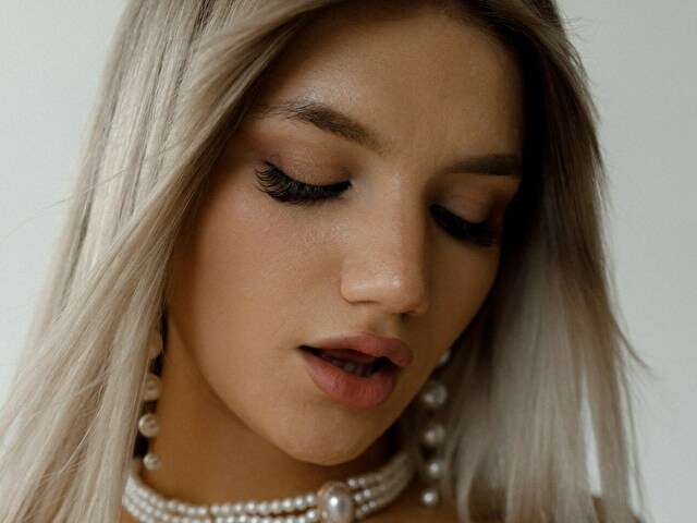 SELENAEMOORE free sexy photo