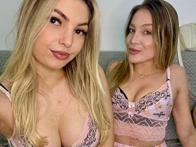 CAROLIEEN99 free sexy photo