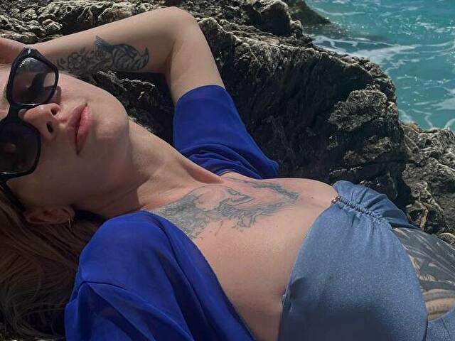 MELCOLLINS free sexy photo