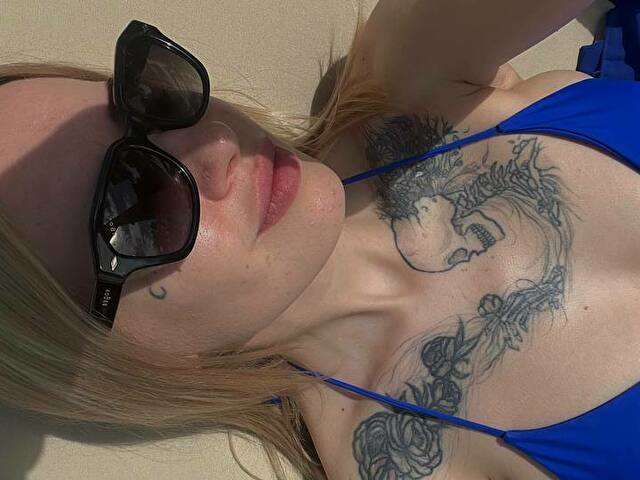 MELCOLLINS free sexy photo
