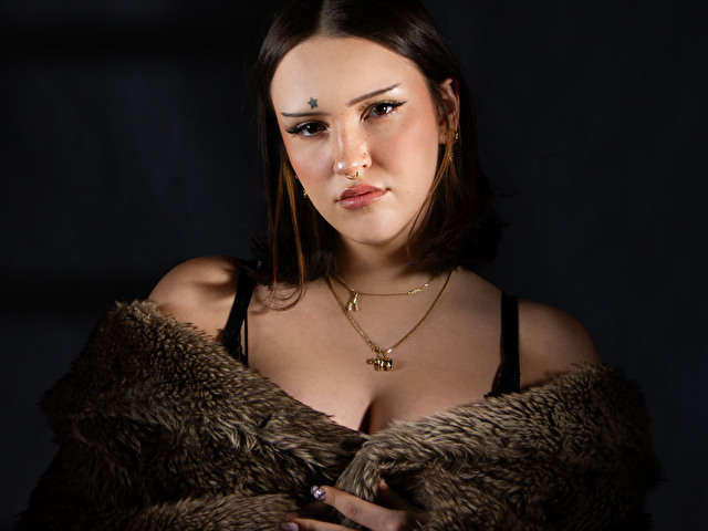 CATHYGLOW free sexy photo