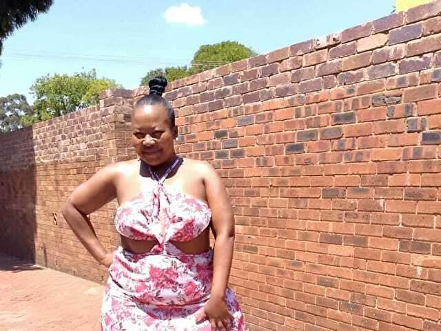 JUICYBEHIND free sexy photo