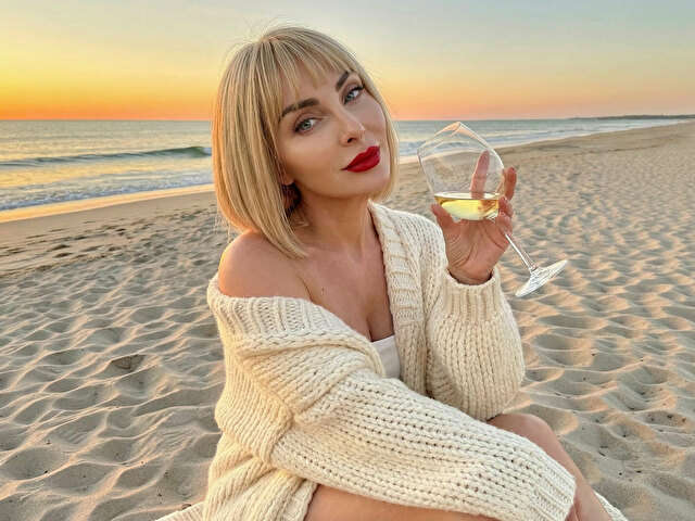 CHARMINGLADY1 free sexy photo