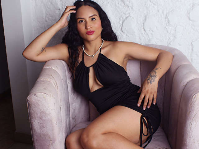 KARLASAENNZ free sexy photo