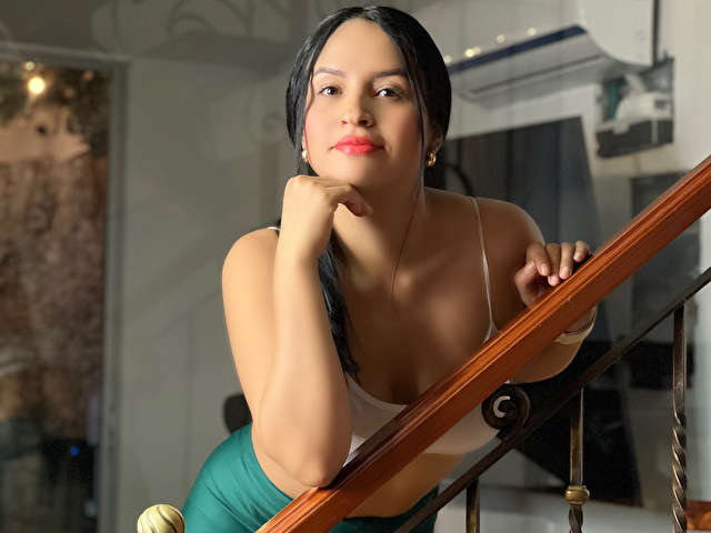 KARLASAENNZ free sexy photo