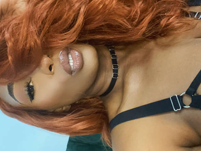 ALAIYA free sexy photo