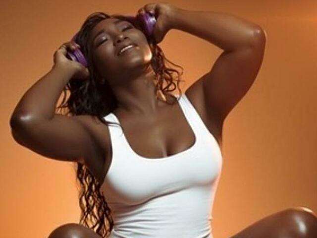 ALAIYA free sexy photo