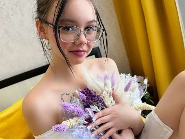 LOLLYBERRYXX free sexy photo