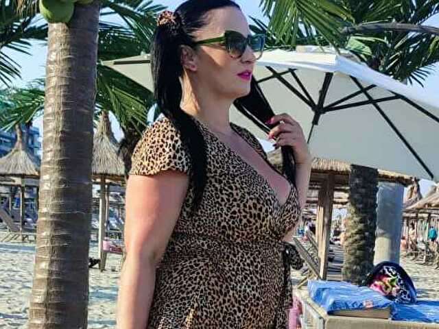 MILFFLAVIA free sexy photo
