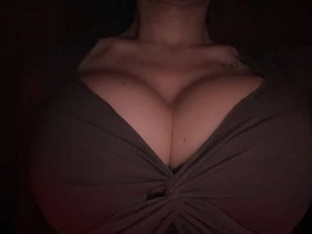 PEACHHHYBUM free sexy photo