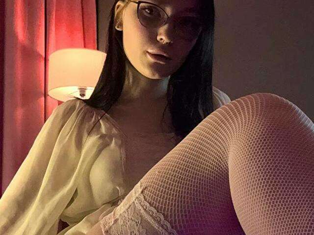 MILLIE free sexy photo