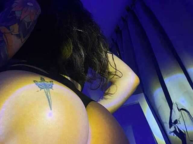 VIOLLETTAAA free sexy photo