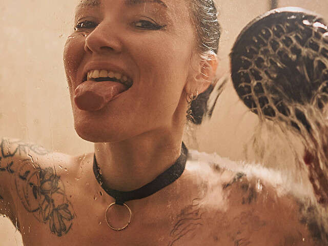 ALEKSABRIGHT free sexy photo