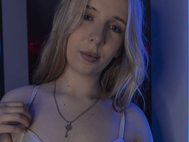 PRINCESSLEAA free sexy photo