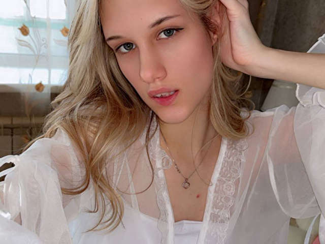 ANNOYBLUE free sexy photo