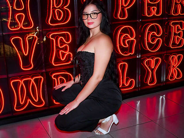 MIAWAYNE free sexy photo