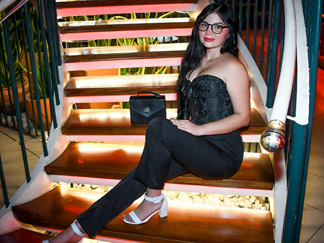 MIAWAYNE free sexy photo