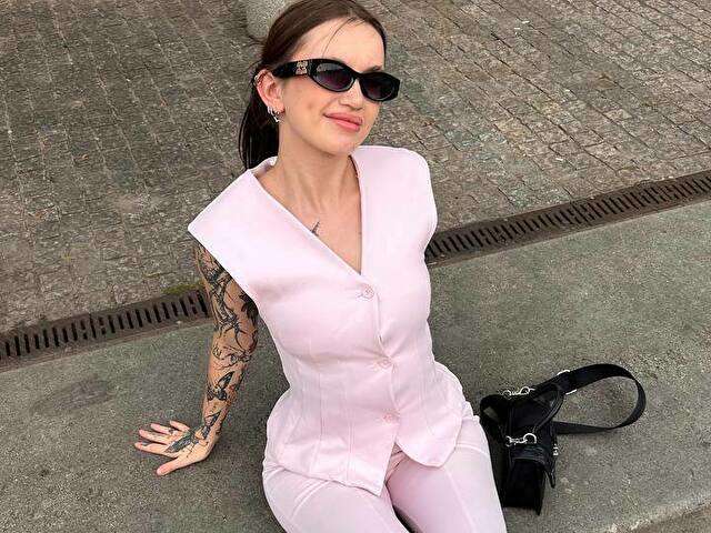 KAYLAMORGAN free sexy photo