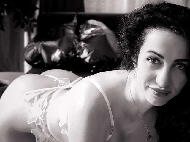 CARLAREYS free sexy photo