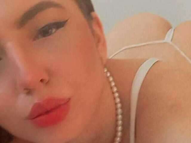 IVONNESAENZ free sexy photo