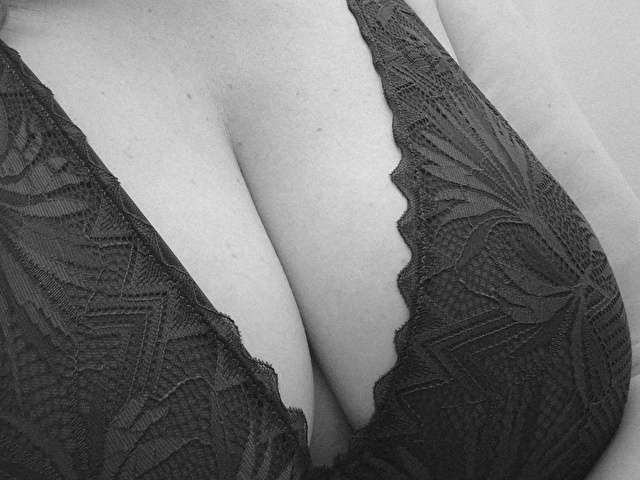 SEXYMILF free sexy photo
