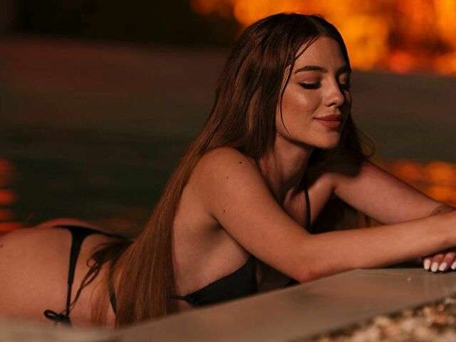 ELLARAYY free sexy photo