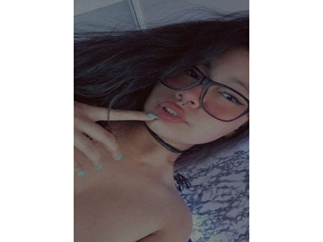VICKY3 free sexy photo