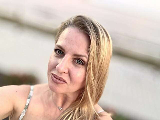 HOLLIEBELL free sexy photo
