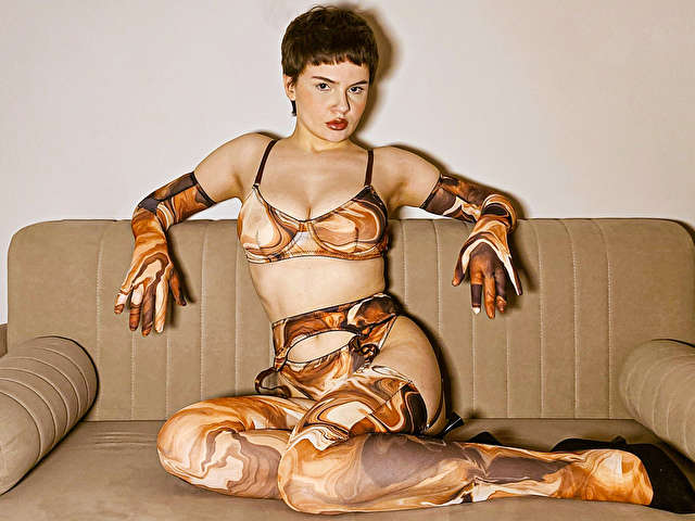 JUNNEWERS1 free sexy photo