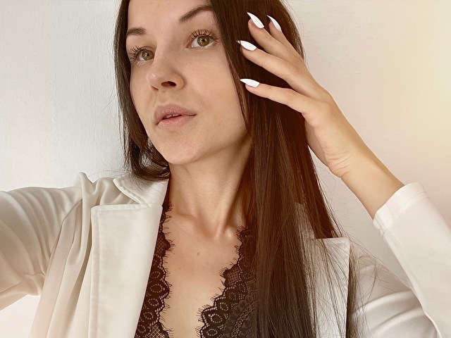 JULIAHOTBODY free sexy photo