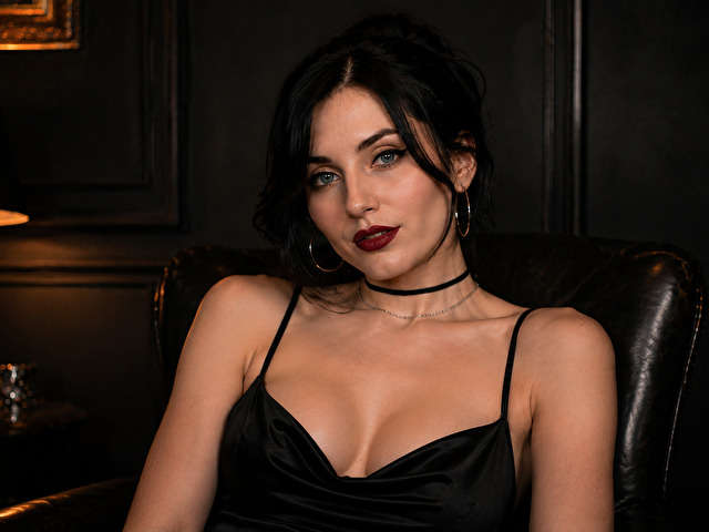 KAMILI free sexy photo