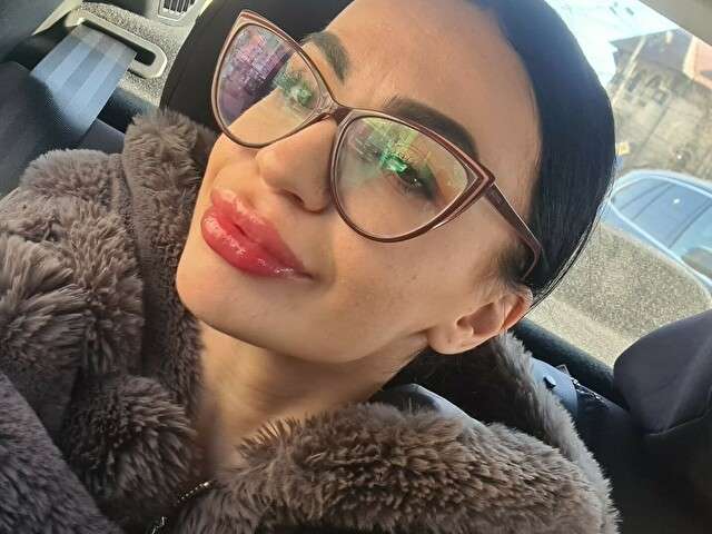 RANIAVIBES free sexy photo