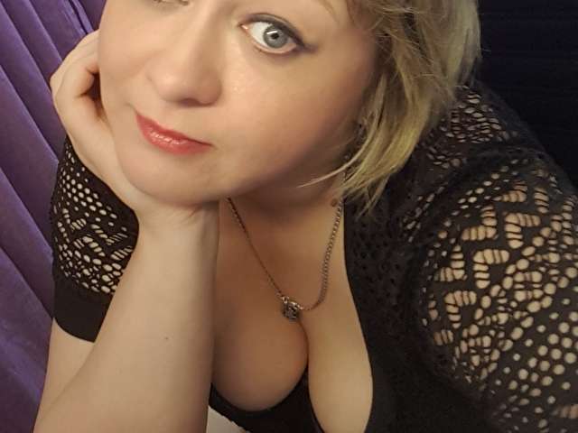 DOLORESLOV free sexy photo