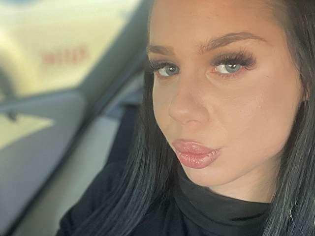 CAROLANNA free sexy photo