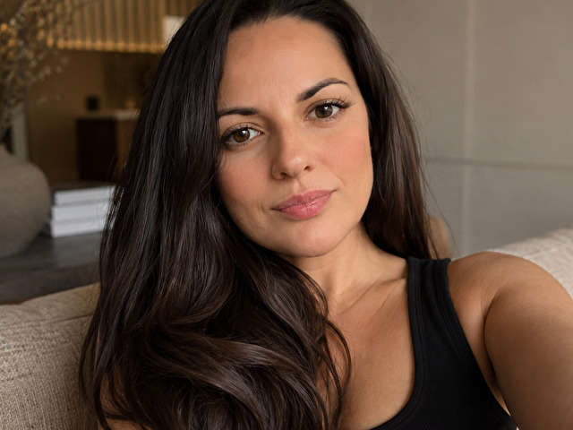 ELLINA free sexy photo