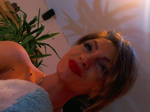 WOOF free sexy photo