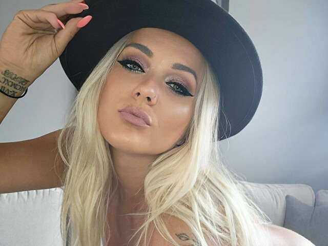 GEILEZOE free sexy photo