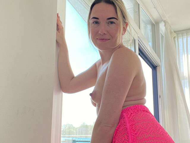 LARISSA89 free hard sexy photo
